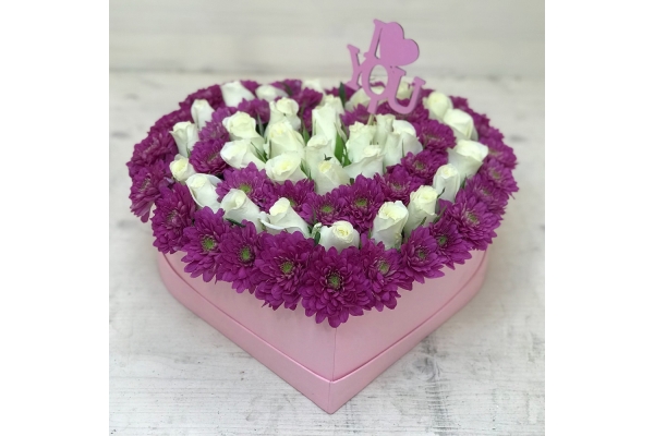 Коробка сердце с цветами