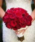 Красный свадебный букет из роз