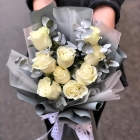 Букет цветов (9 белых роз)