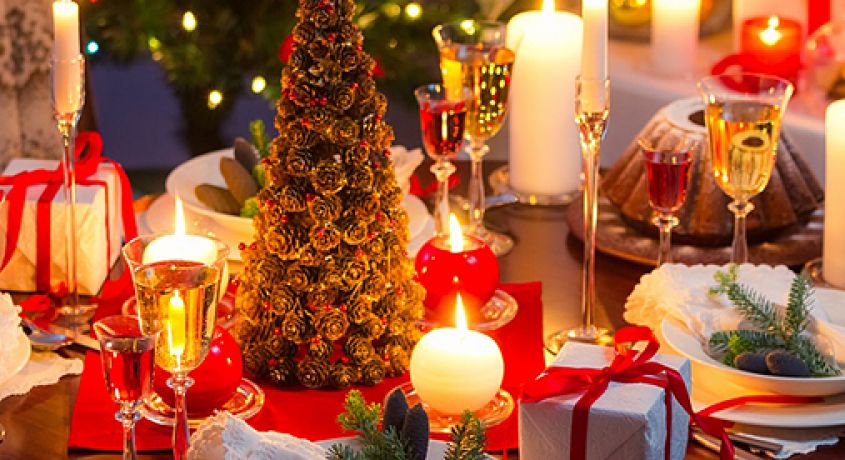 Проведение новогодней ночи с угощениями и развлекательной программой в кафе «Гриль-Хаус» со скидкой 50%.