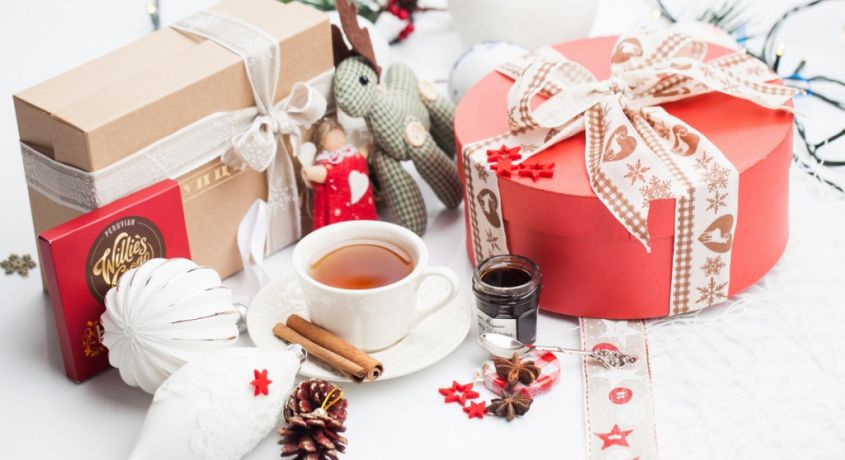 Ароматные подарки на Новый Год! Скидка 50% на Новогодний набор с чаем в сумке от Интернет магазина 'Дом Чая'