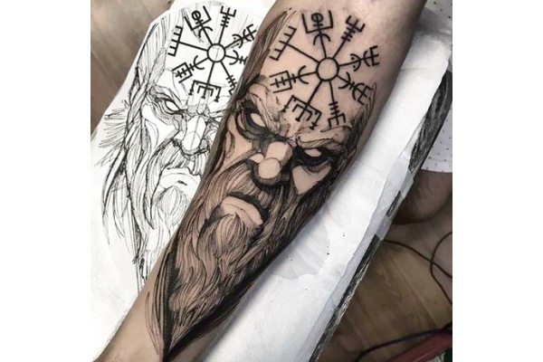 Татуировка в языческом стиле