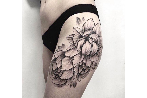 Татуировка цветок на ноге (59 фото)