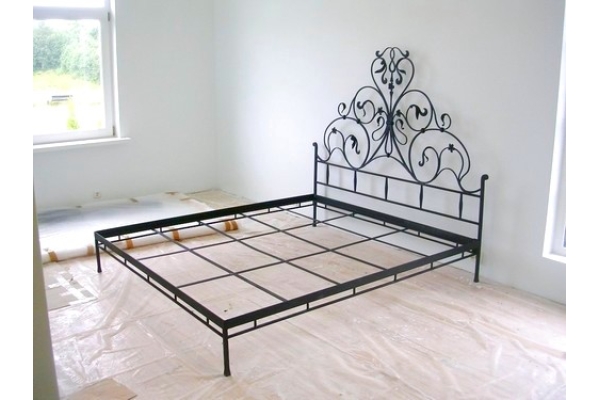 Кровать из металла недорого
