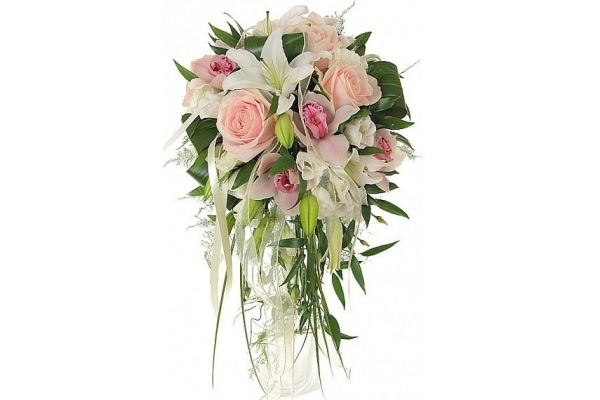 Букет невесты с розами и лилиями