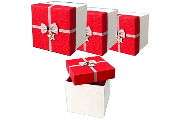 Коробка подарочная &quot;KWELT&quot; 11,8*11,8*10,7 см, ПВХ, бант, деревянное украшение, цвет красный