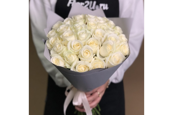 Букет цветов (35 белых роз)
