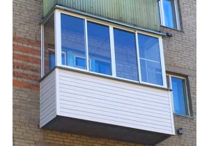 Остекление алюминиевым профилем балкона П-образного с монтажом под ключ