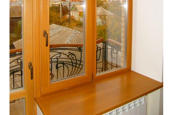Дверь балконная деревянная (лиственница)
