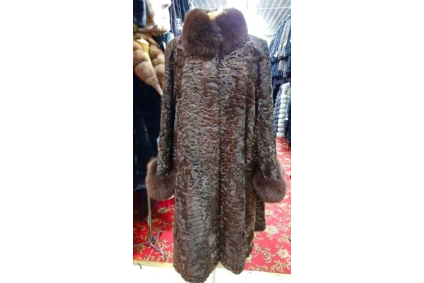 Пальто из каракуля (коричневое)
