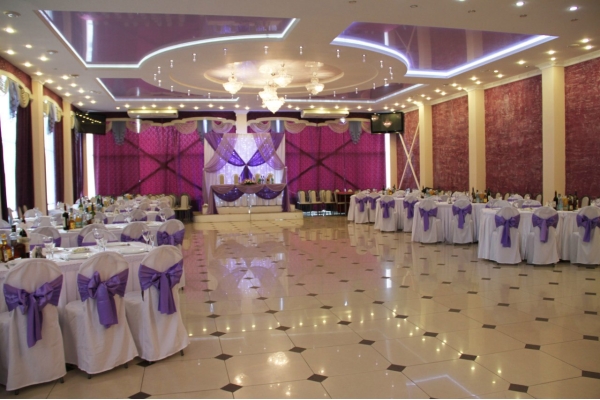 Фиолетовый банкетный зал