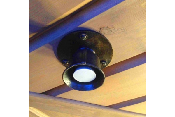 Потолочный светильник в итальянском стиле
