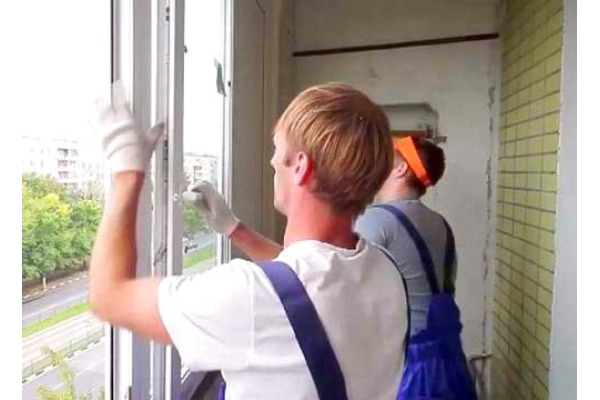 Изготовление и замена стеклопакетов на балкон 