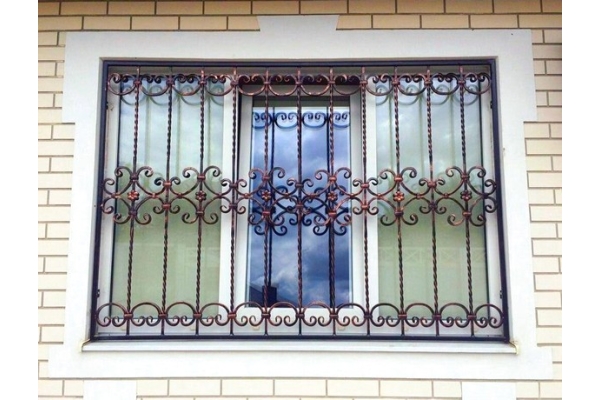 Кованая решетка на окно на заказ КРО-5