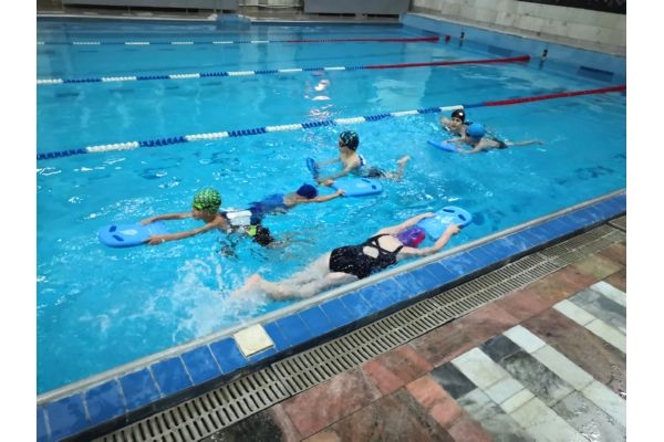 Занятия плаванием для детей 