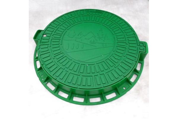 Люк садовый пластиковый зелёный «Домик»