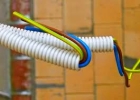 Затяжка кабеля в трубу гофрированную