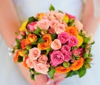 Свадебный букет из розовых и оранжевых роз