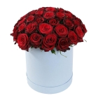 Букет красных роз в шляпной коробке
