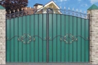 Ворота для дома зеленые с профнастилом