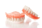 Пластмассовые зубные протезы