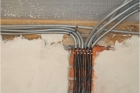 Прокладка провода в гофре под электровывод