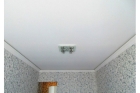 Натяжной потолок тканевый белый
