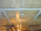 Монтаж открытой электропроводки по потолку 