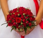 Красный свадебный букет из роз