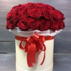 Букет красных роз в коробке