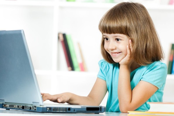 Онлайн-курсы для детей. Разберем плюсы и минусы